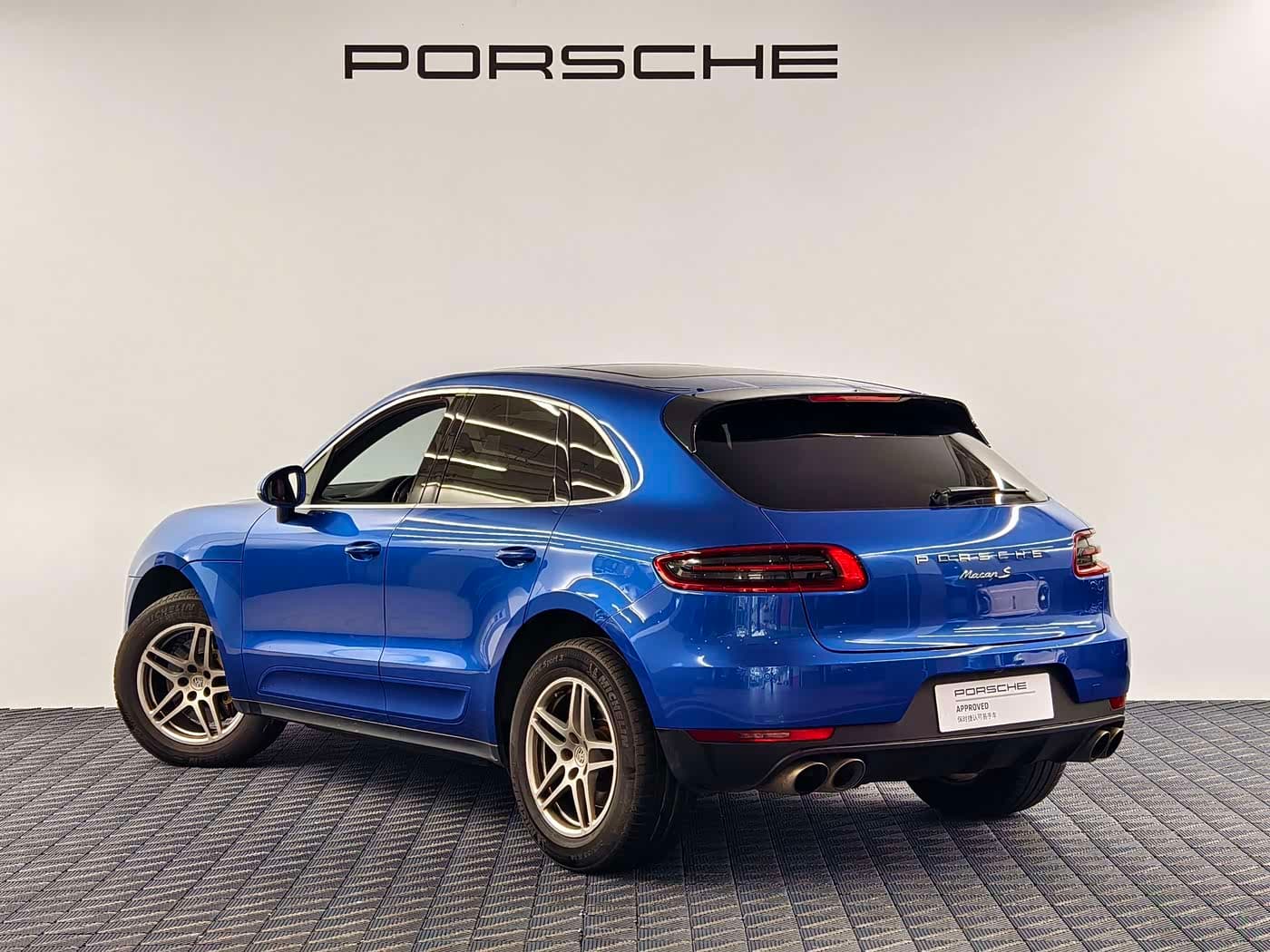 Porsche Macan 2018 — Фото 8/16