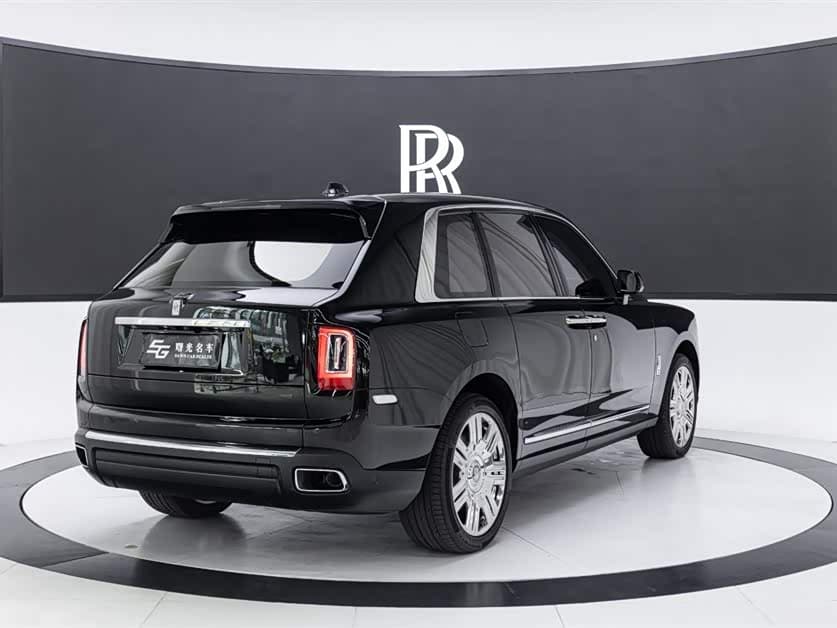 Rolls-Royce Cullinan 2021 — Фото 4/20