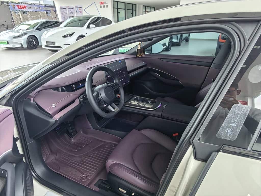 Xiaomi Auto Xiaomi SU7 2025 — Фото 14/18
