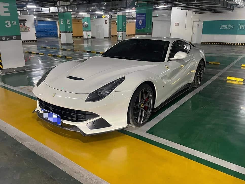 Ferrari F12berlinetta 2019 — Фото 1/9