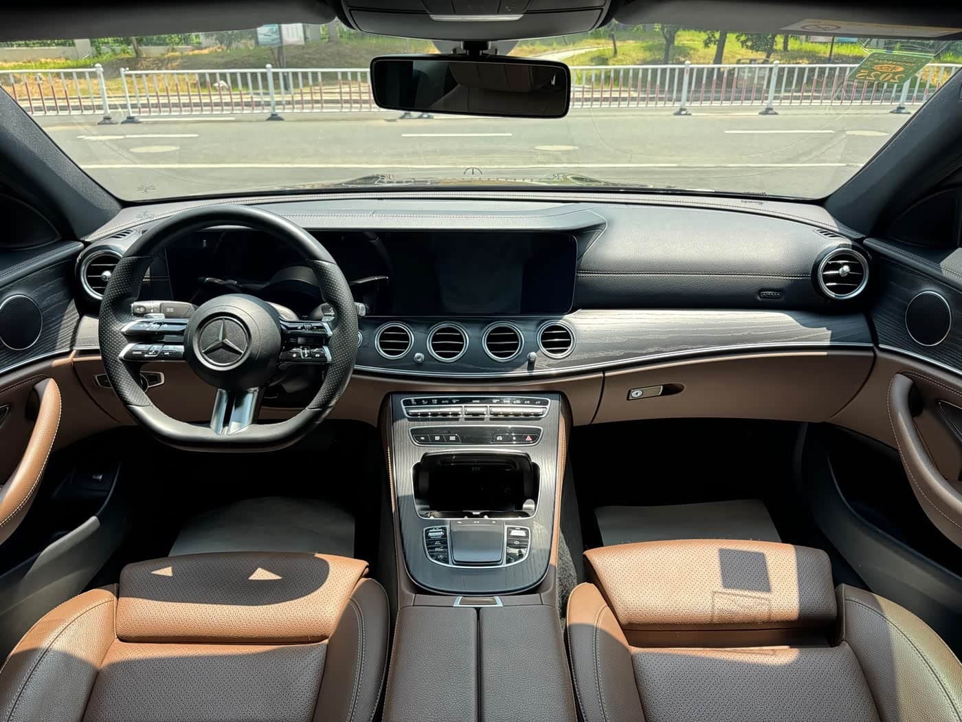 Mercedes-Benz E-Class 2021 — Фото 10/13