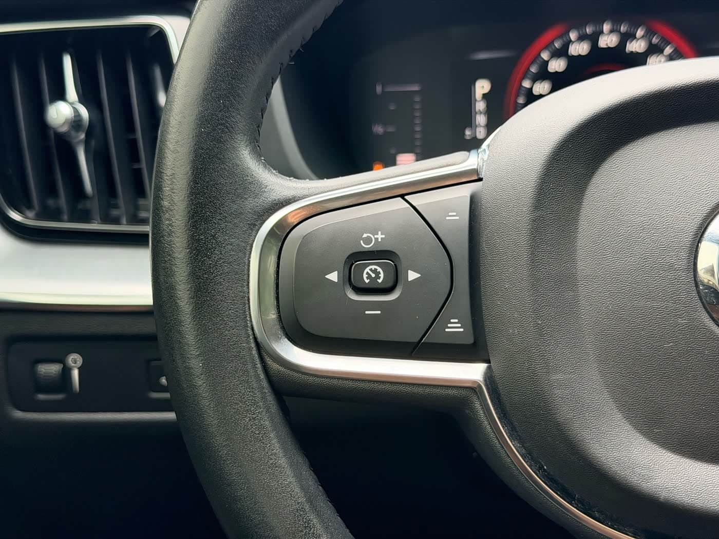Volvo XC60 2019 — Фото 16/20