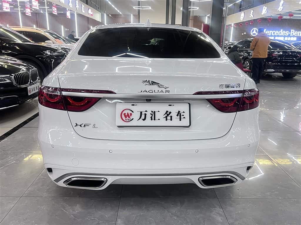 Jaguar XFL 2025 — Фото 10/12