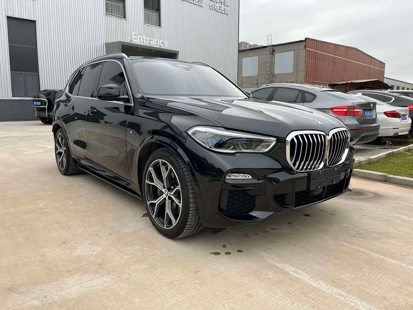 BMW X5 2021 — Фото 3/10