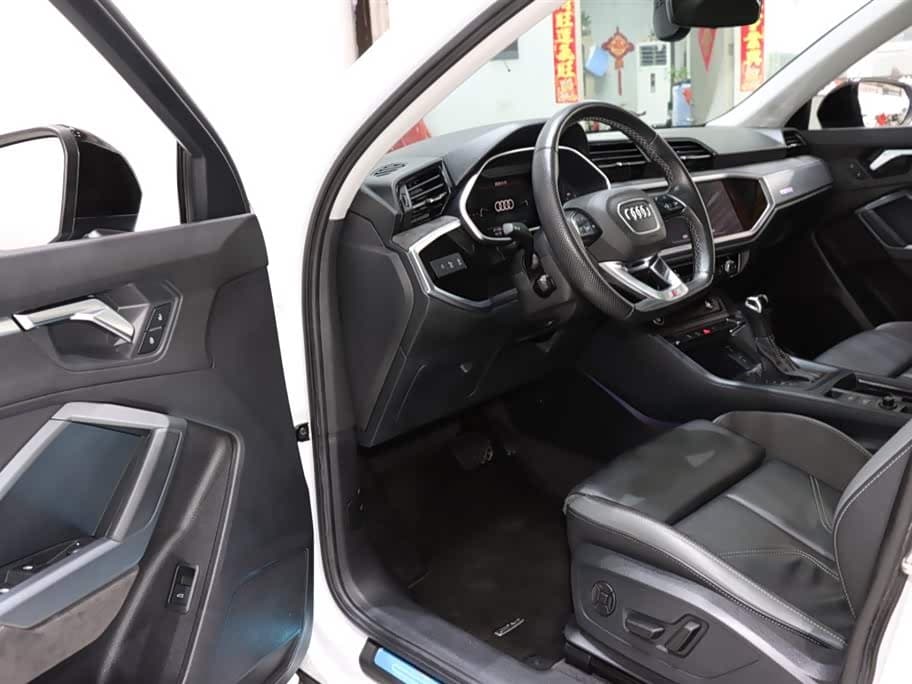 Audi Q3 Sportback 2023 — Фото 9/20