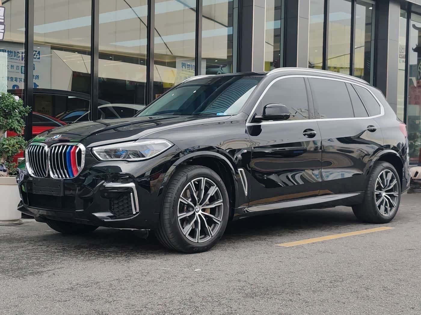 BMW X5 2023 — Фото 1/16