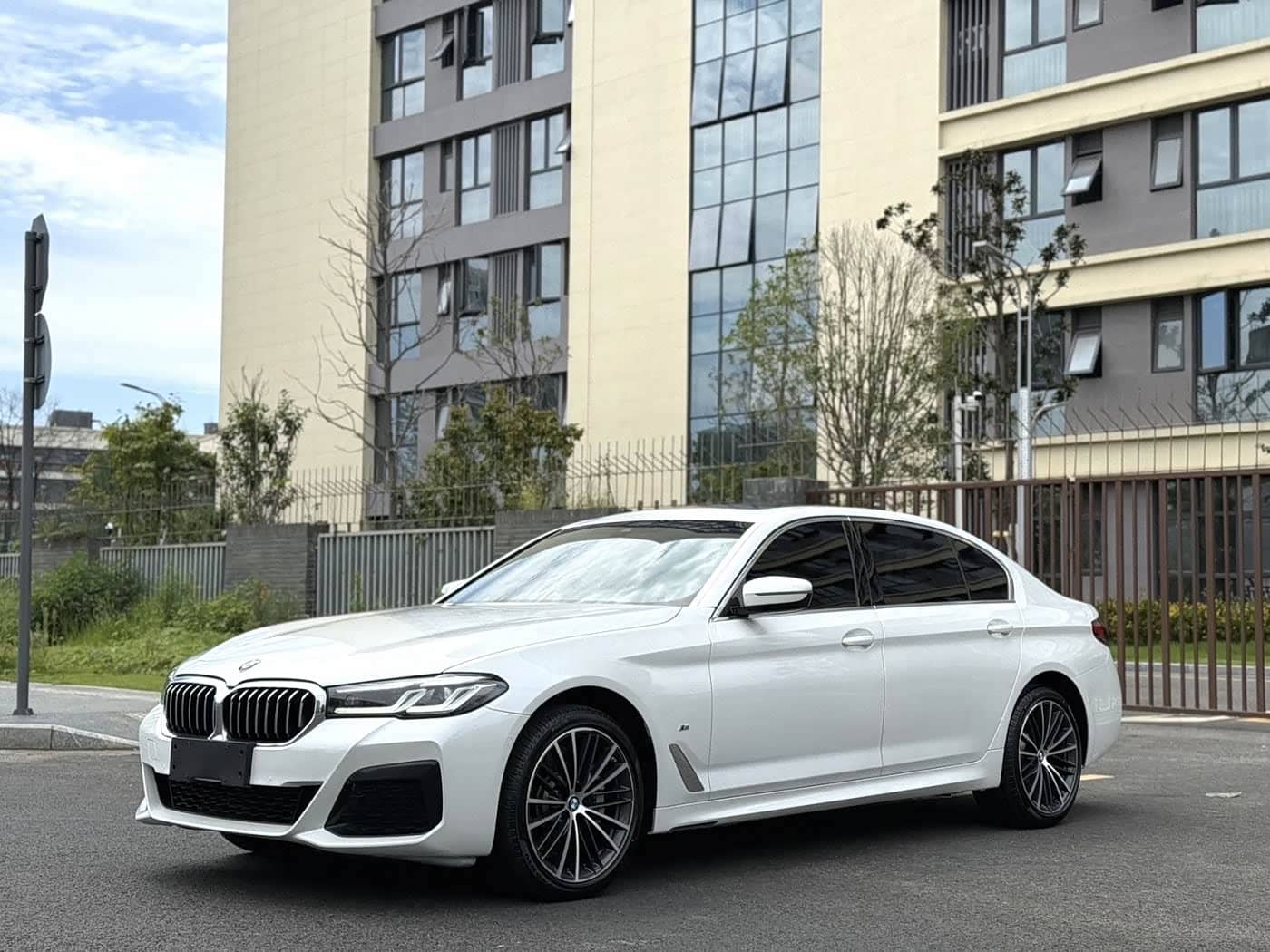 BMW 5 Series, 2023