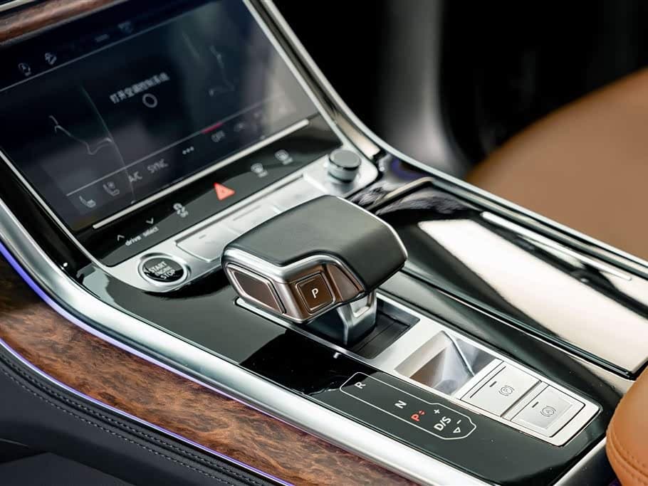 Audi Q7 2024 — Фото 12/20