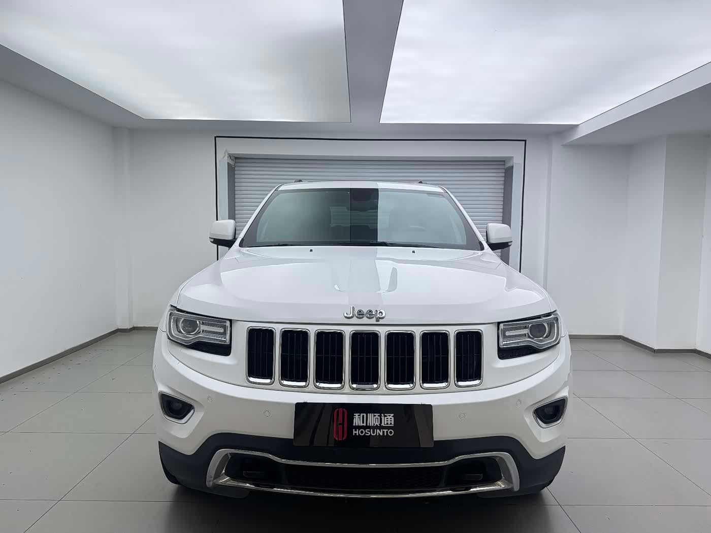 Jeep Grand Cherokee 2015 — Фото 2/9