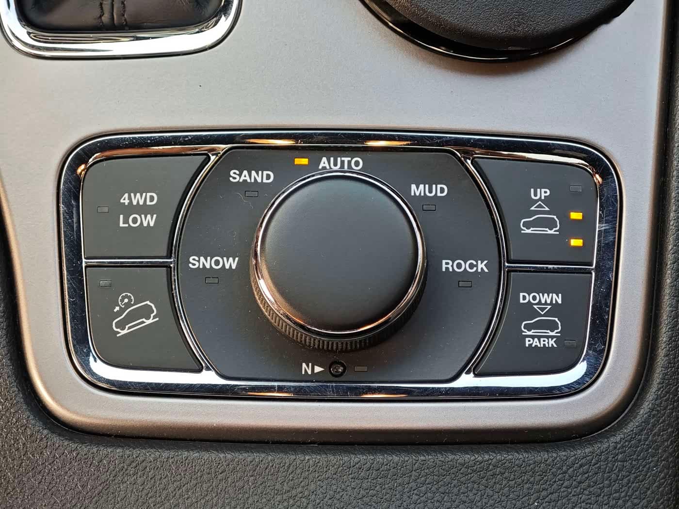 Jeep Grand Cherokee 2021 — Фото 19/20