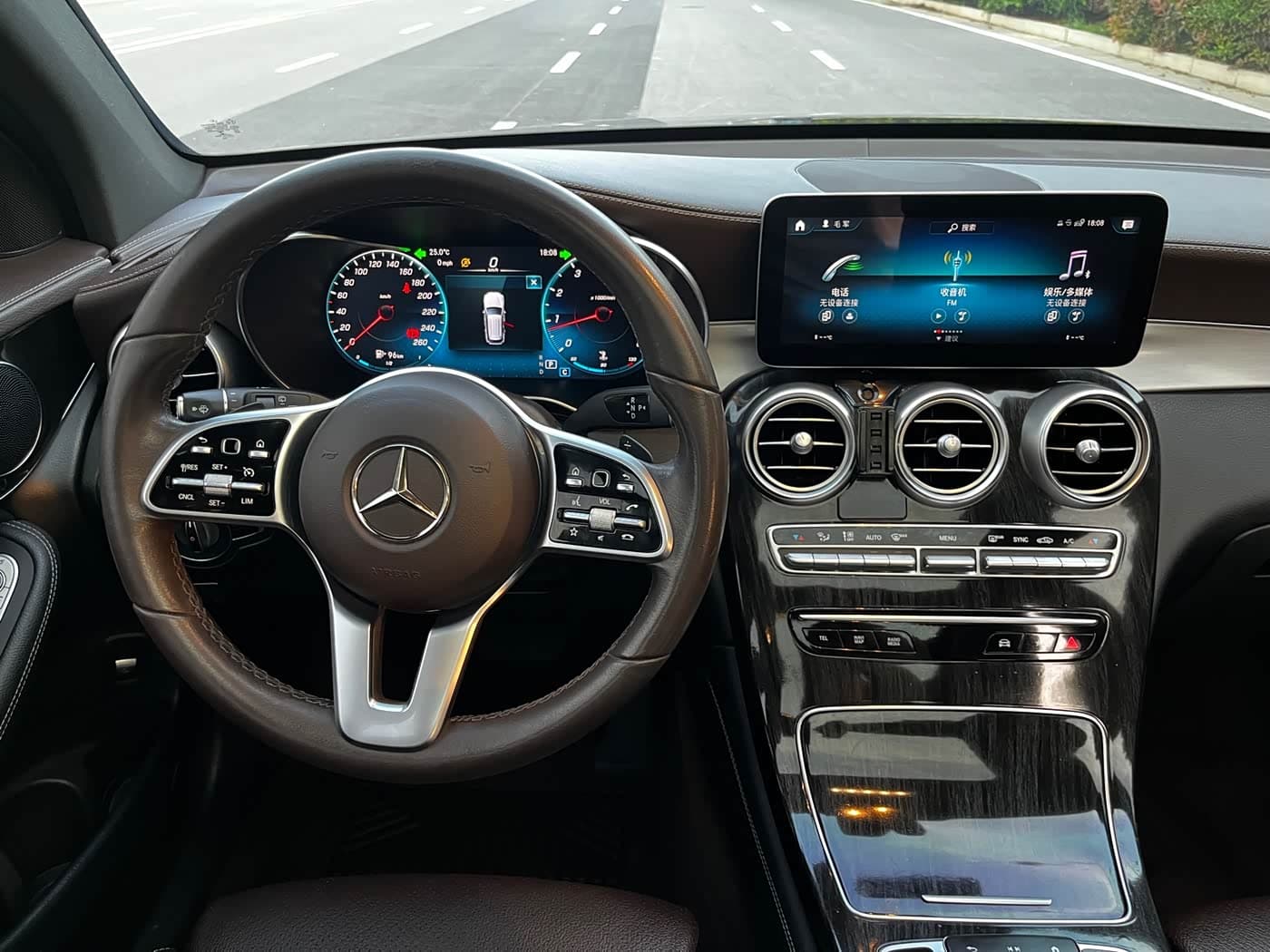 Mercedes-Benz GLC 2021 — Фото 14/19
