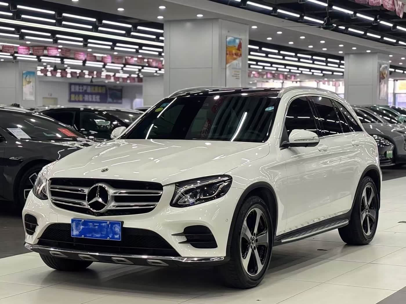 Mercedes-Benz GLC 2018 — Фото 1/9