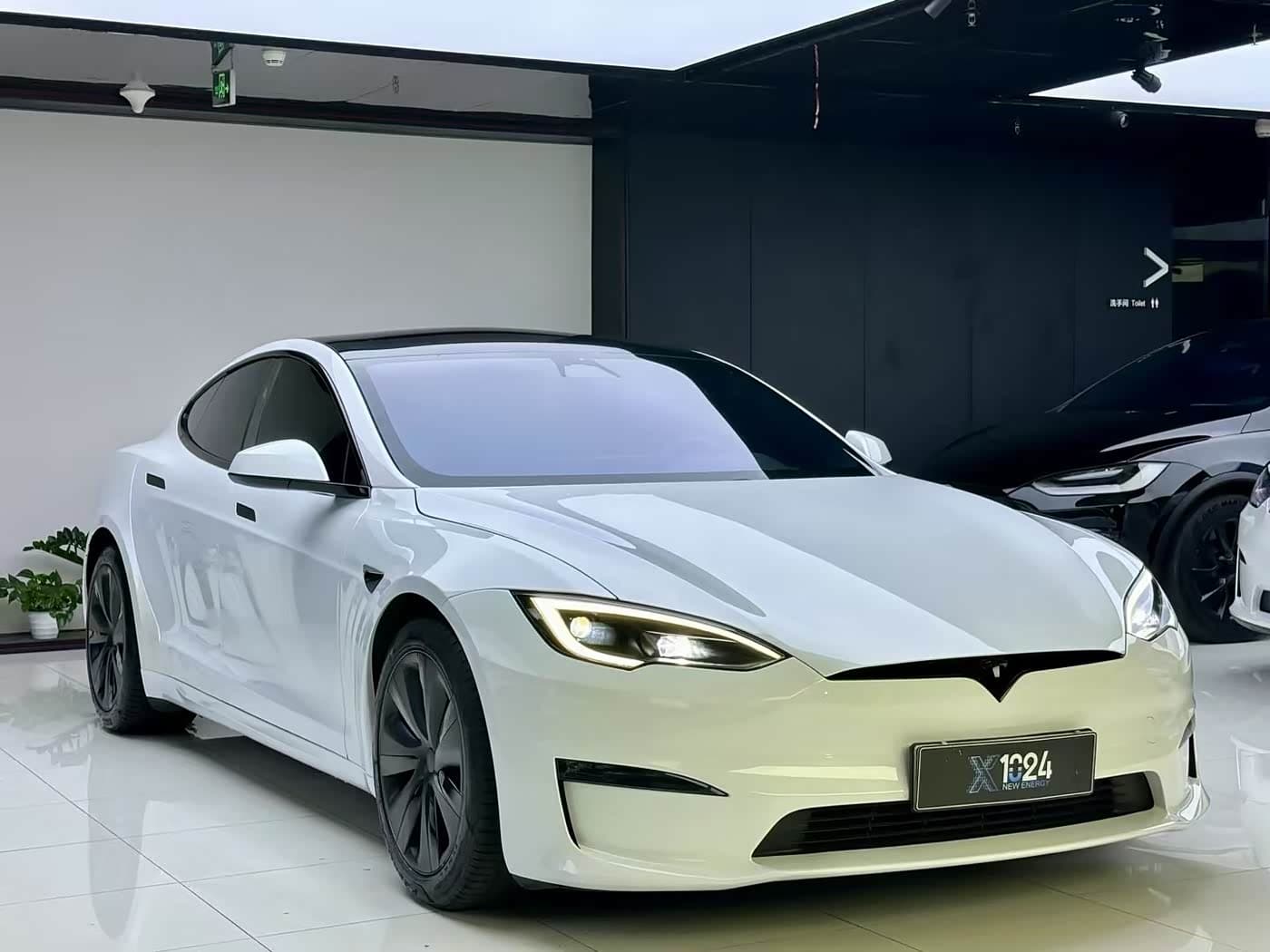 Tesla Model S 2023 — Фото 3/13