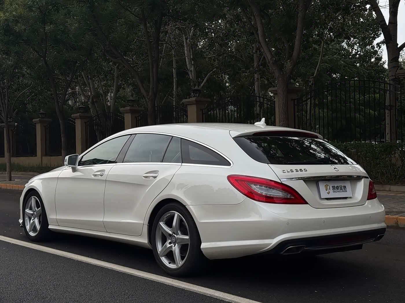 Mercedes-Benz CLS 2015 — Фото 5/20