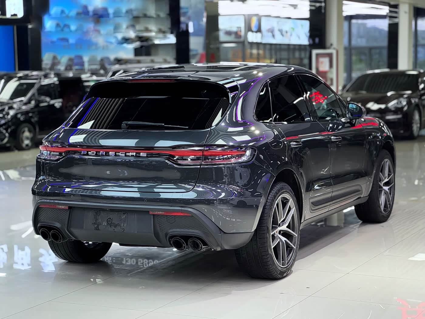 Porsche Macan 2023 — Фото 13/14