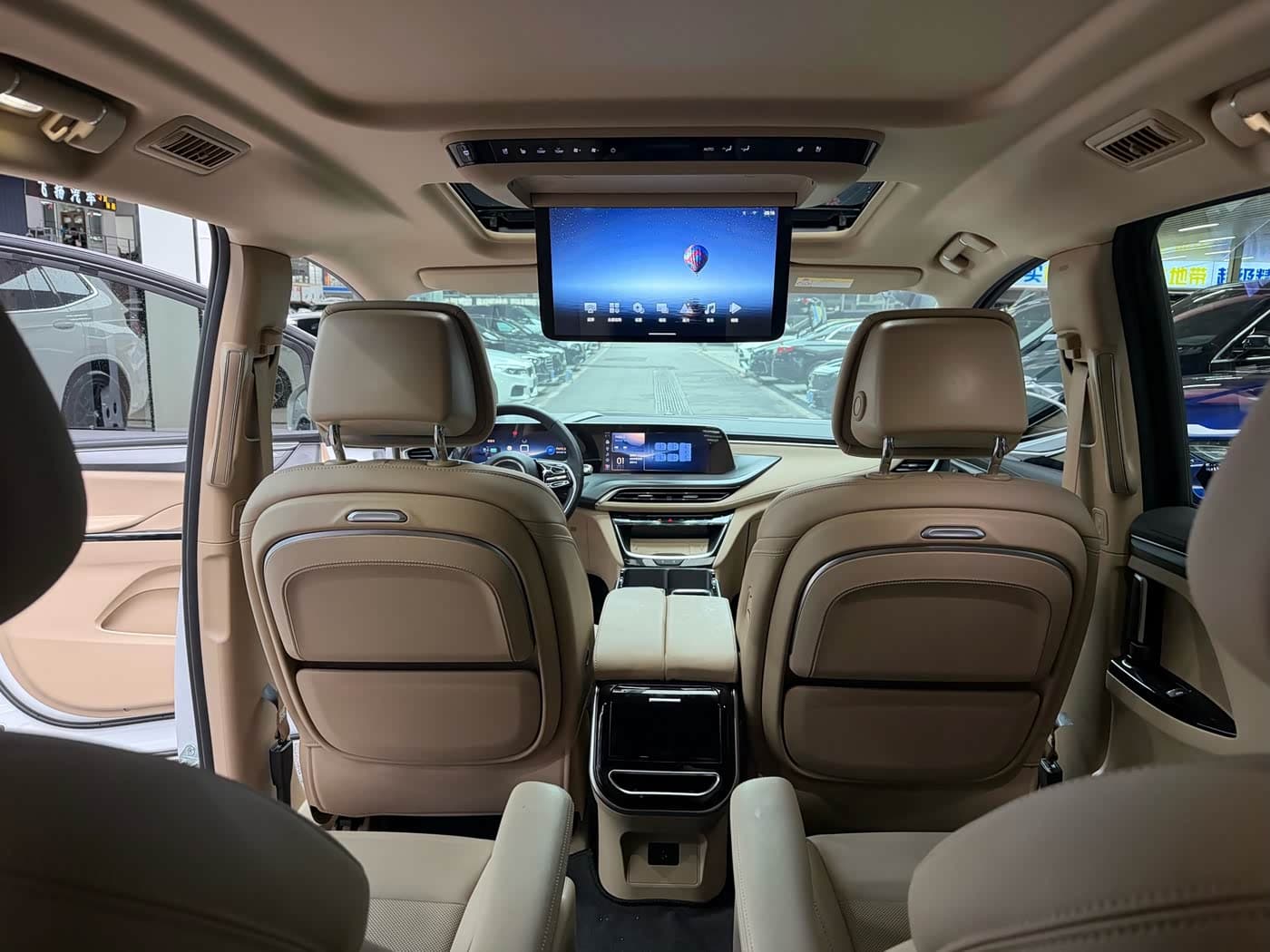 Buick GL8 New Energy 2025 — Фото 13/20