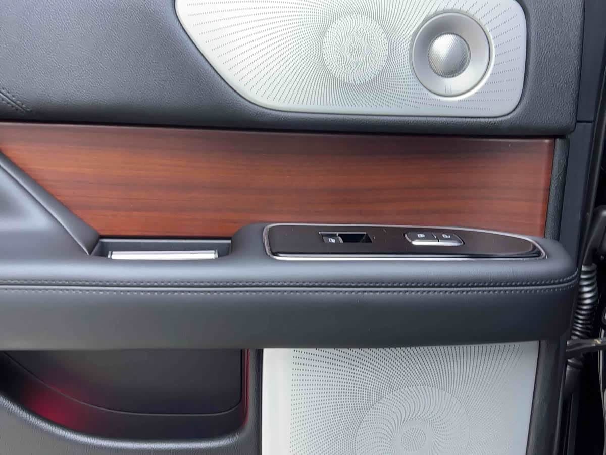 Lincoln Navigator 2022 — Фото 12/18