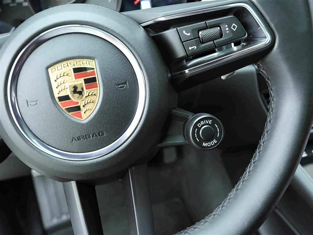 Porsche Macan 2023 — Фото 16/20