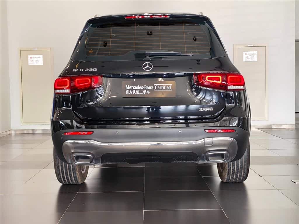 Mercedes-Benz GLB 2023 — Фото 4/13