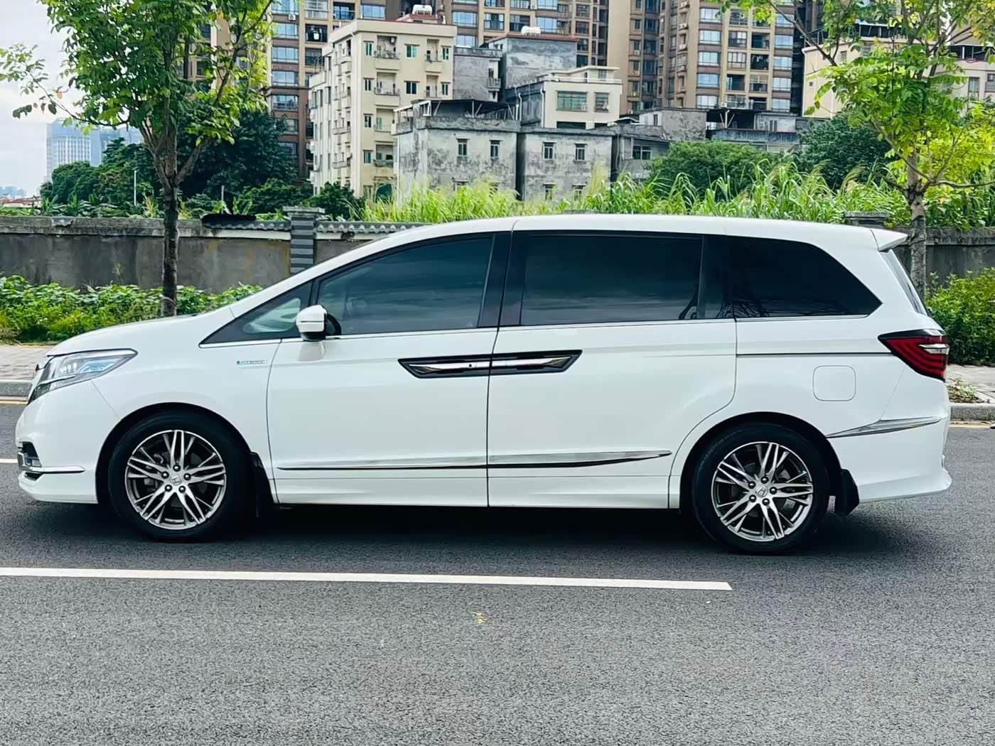 Honda Elysion 2019 — Фото 4/9