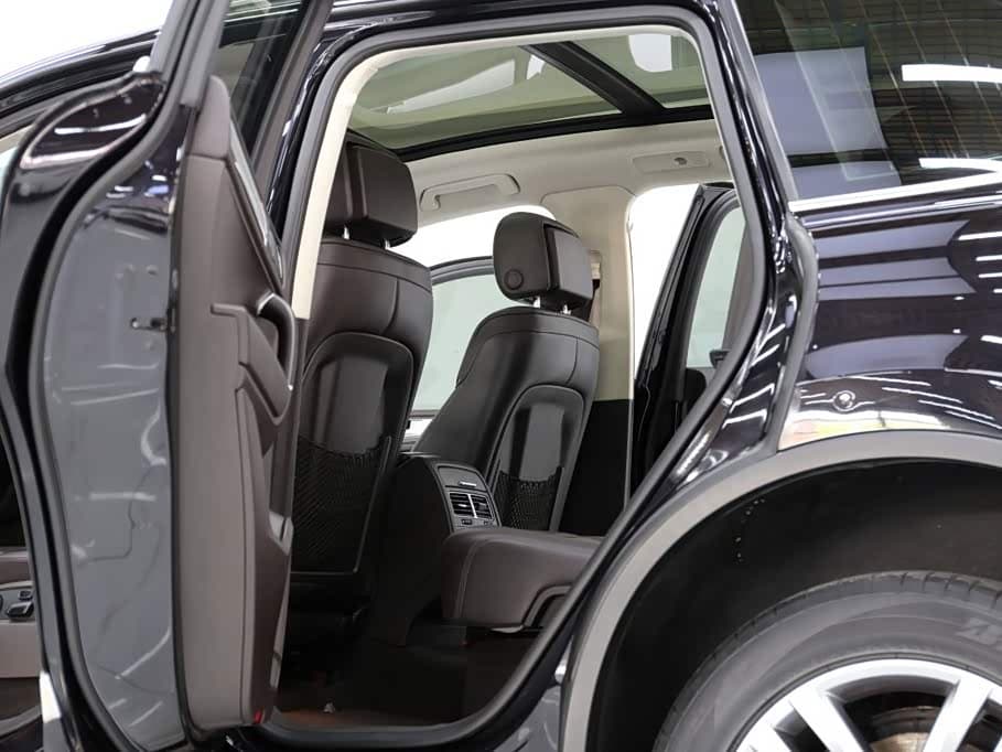 Volkswagen Touareg 2019 — Фото 6/20