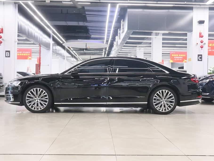Audi A8 2020 — Фото 3/20