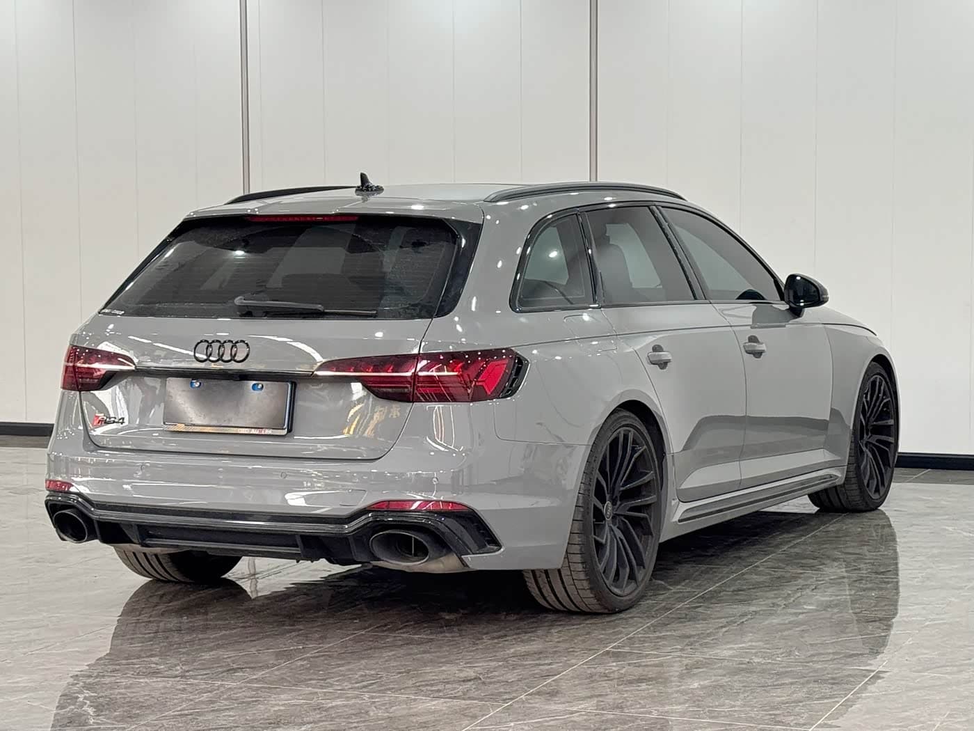 Audi RS 4 2025 — Фото 5/20