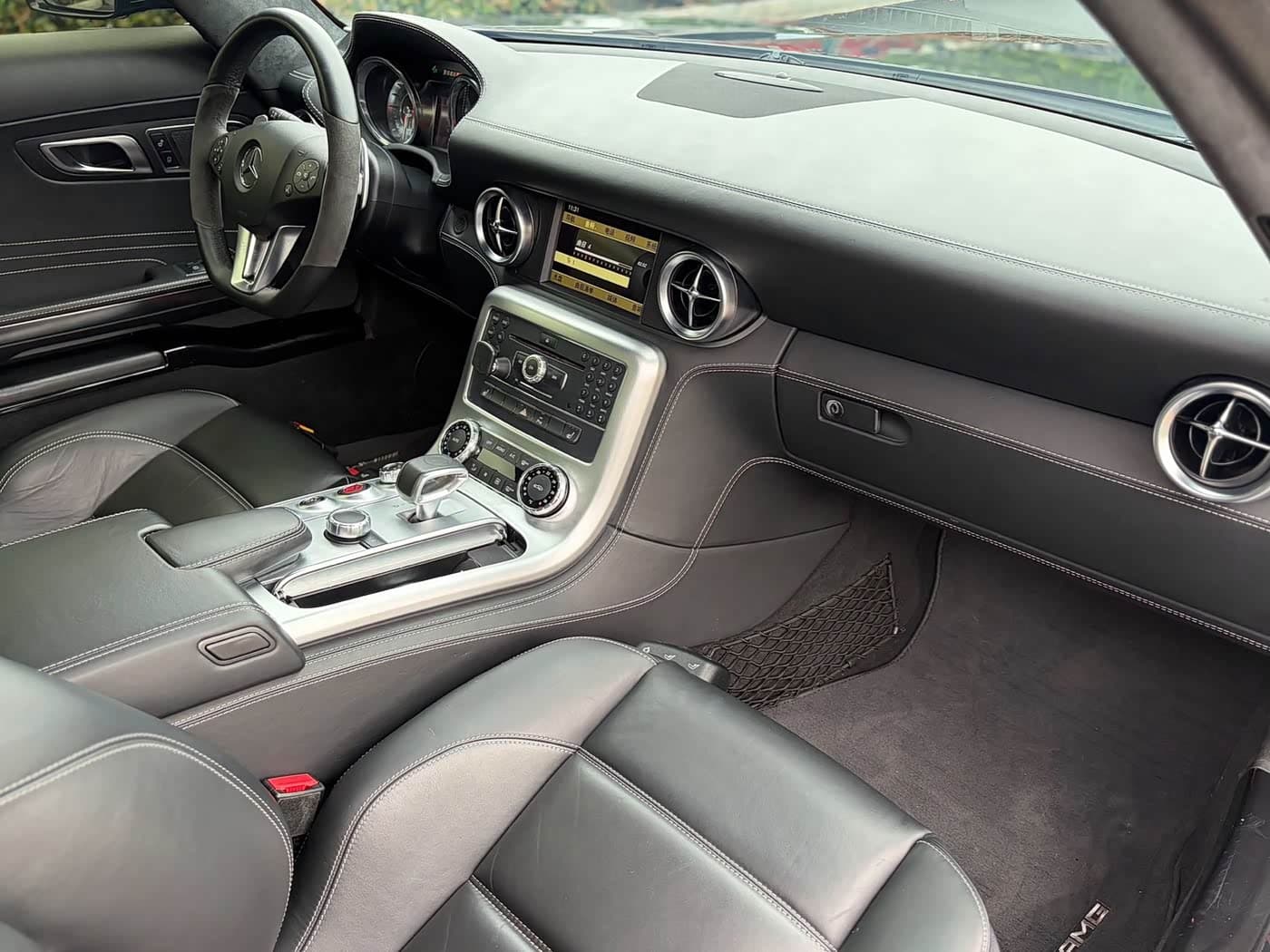Mercedes-Benz SLS AMG 2015 — Фото 12/20