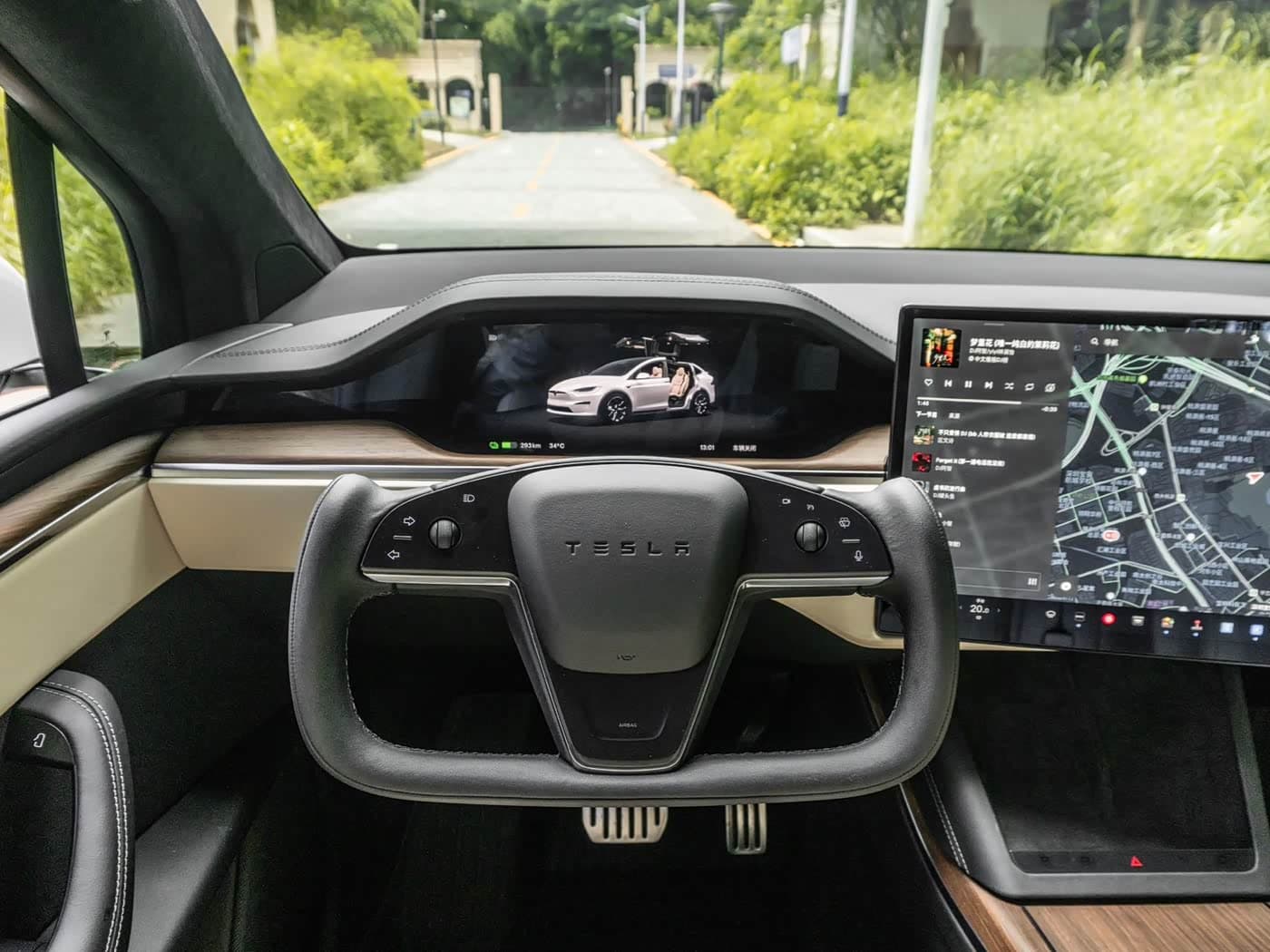 Tesla Model X 2023 — Фото 11/20