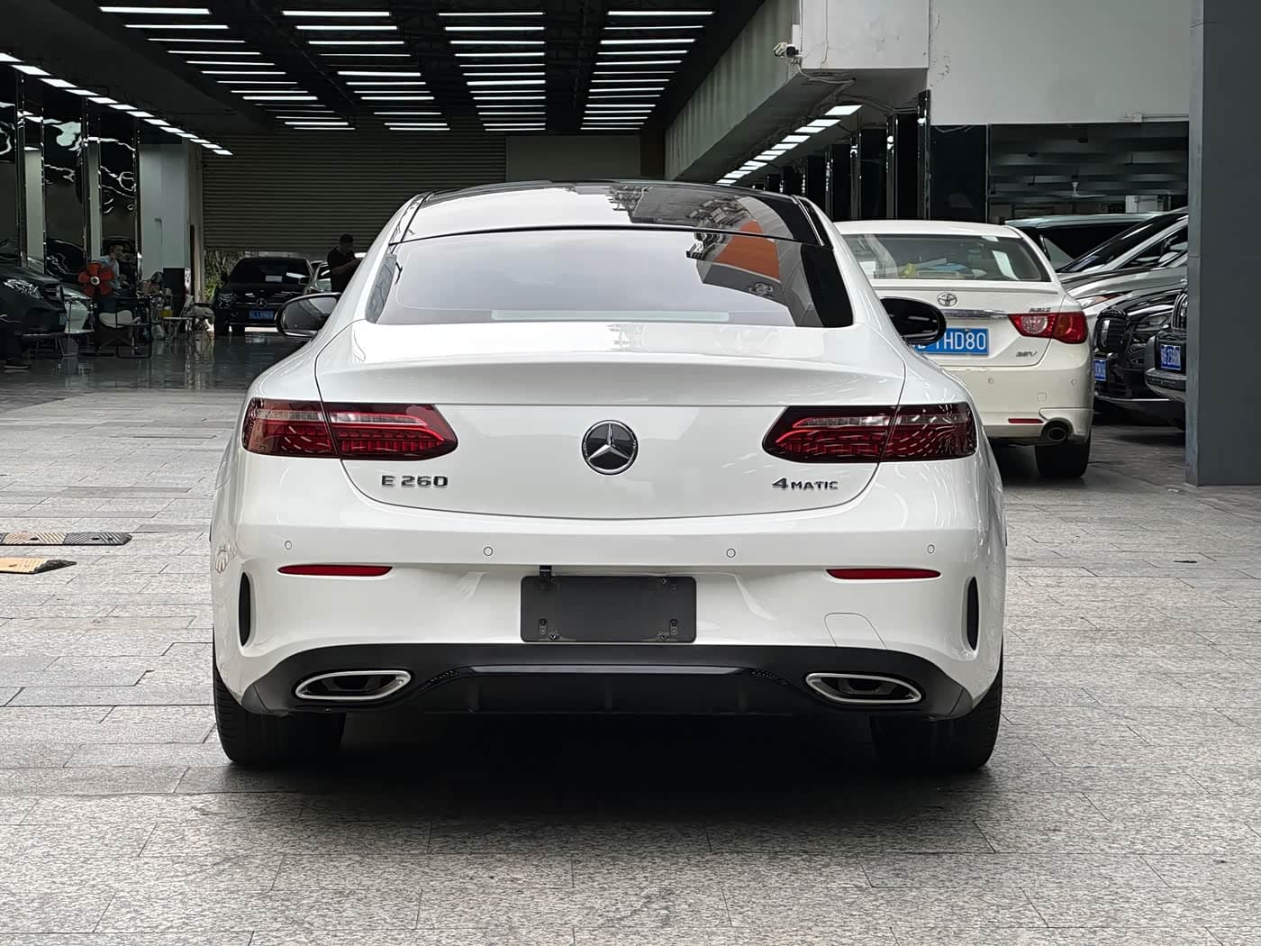 Mercedes-Benz E-Class 2022 — Фото 14/17