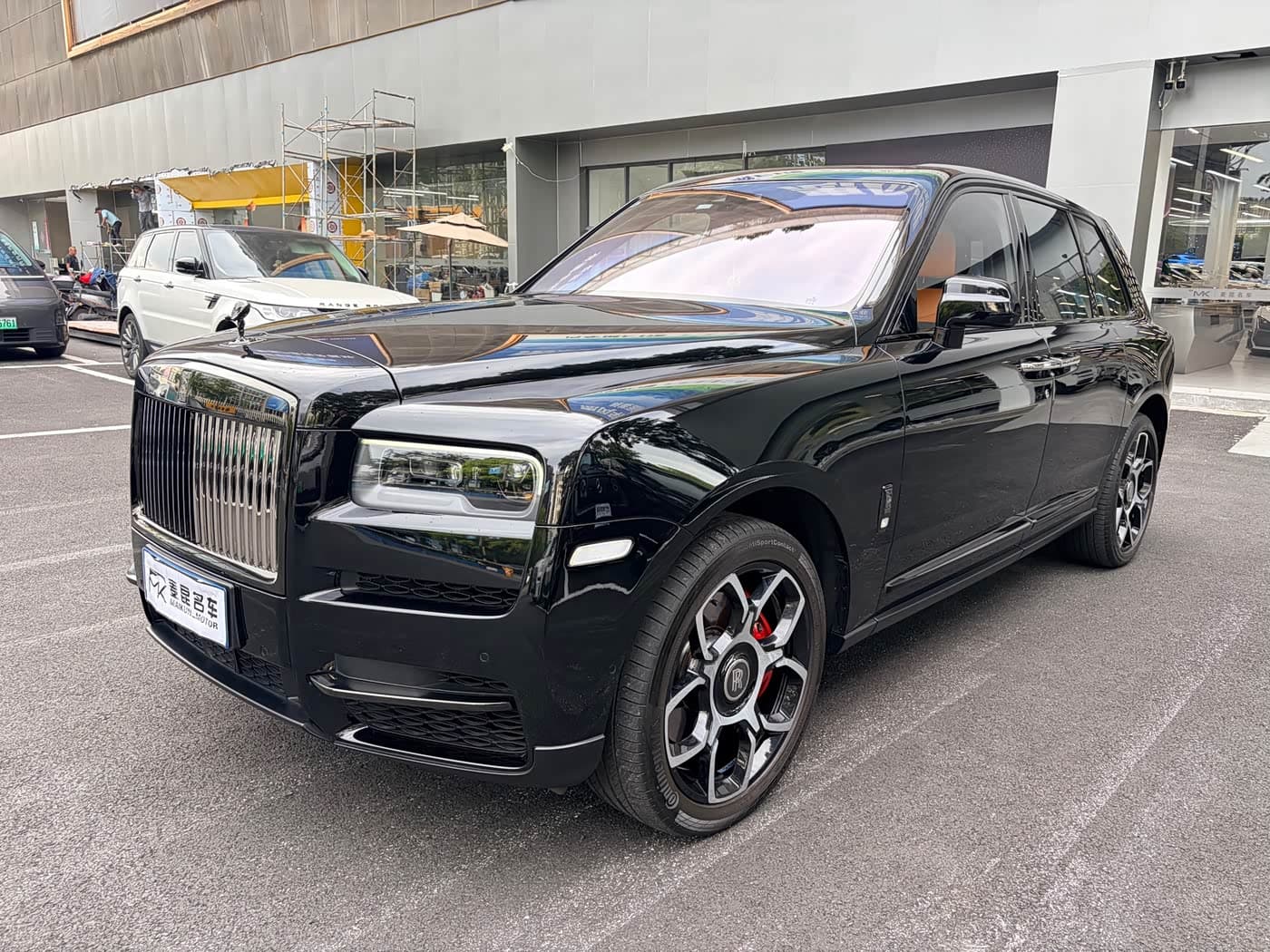 Rolls-Royce Cullinan 2020 — Фото 1/12