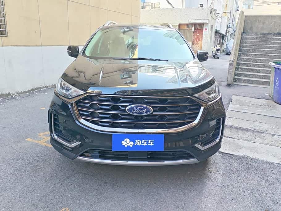 Ford Edge 2021 — Фото 2/16