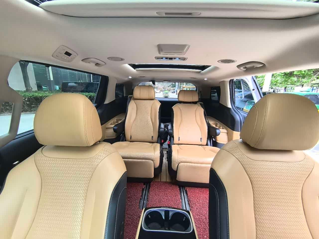 Kia Carnival 2022 — Фото 12/15