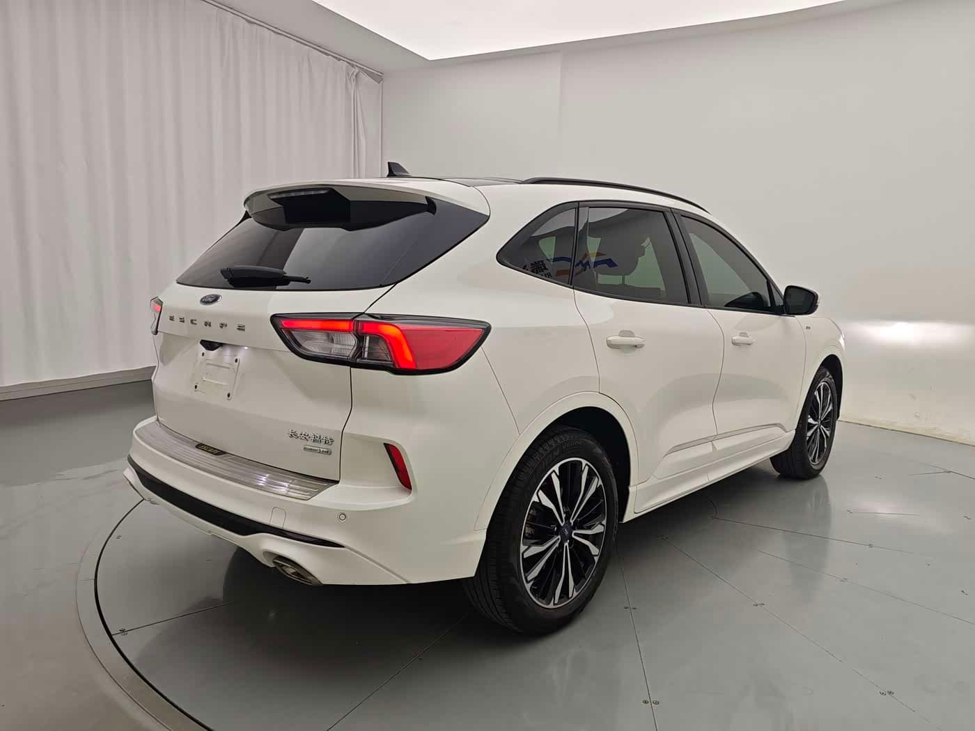 Ford Escape 2021 — Фото 10/20