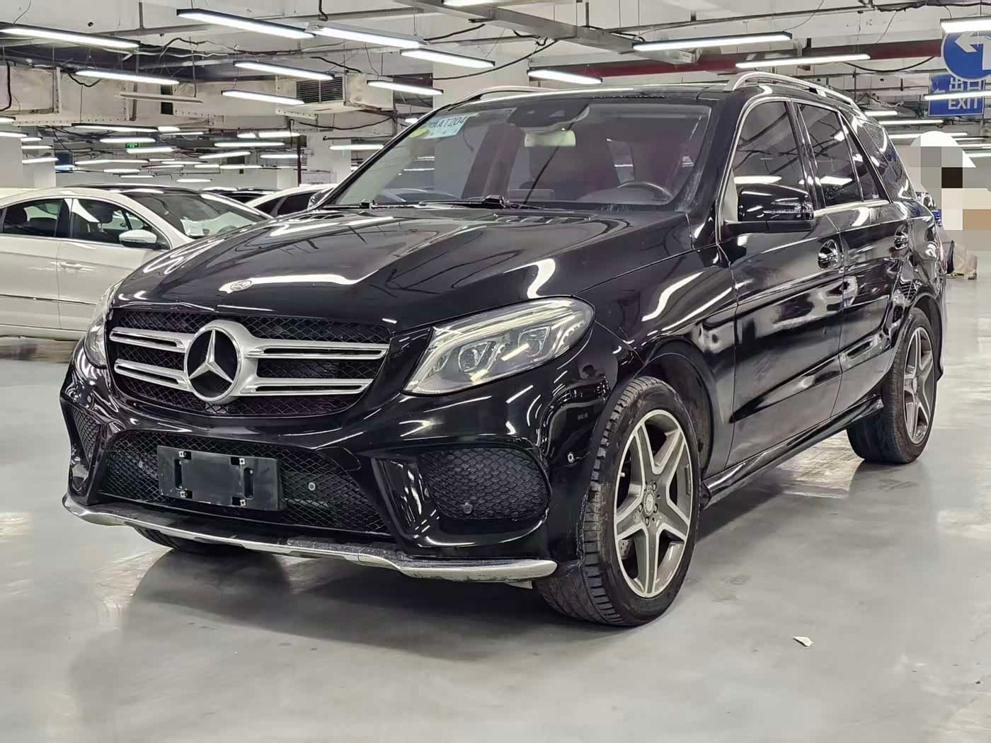 Mercedes-Benz GLE 2016 — Фото 1/17
