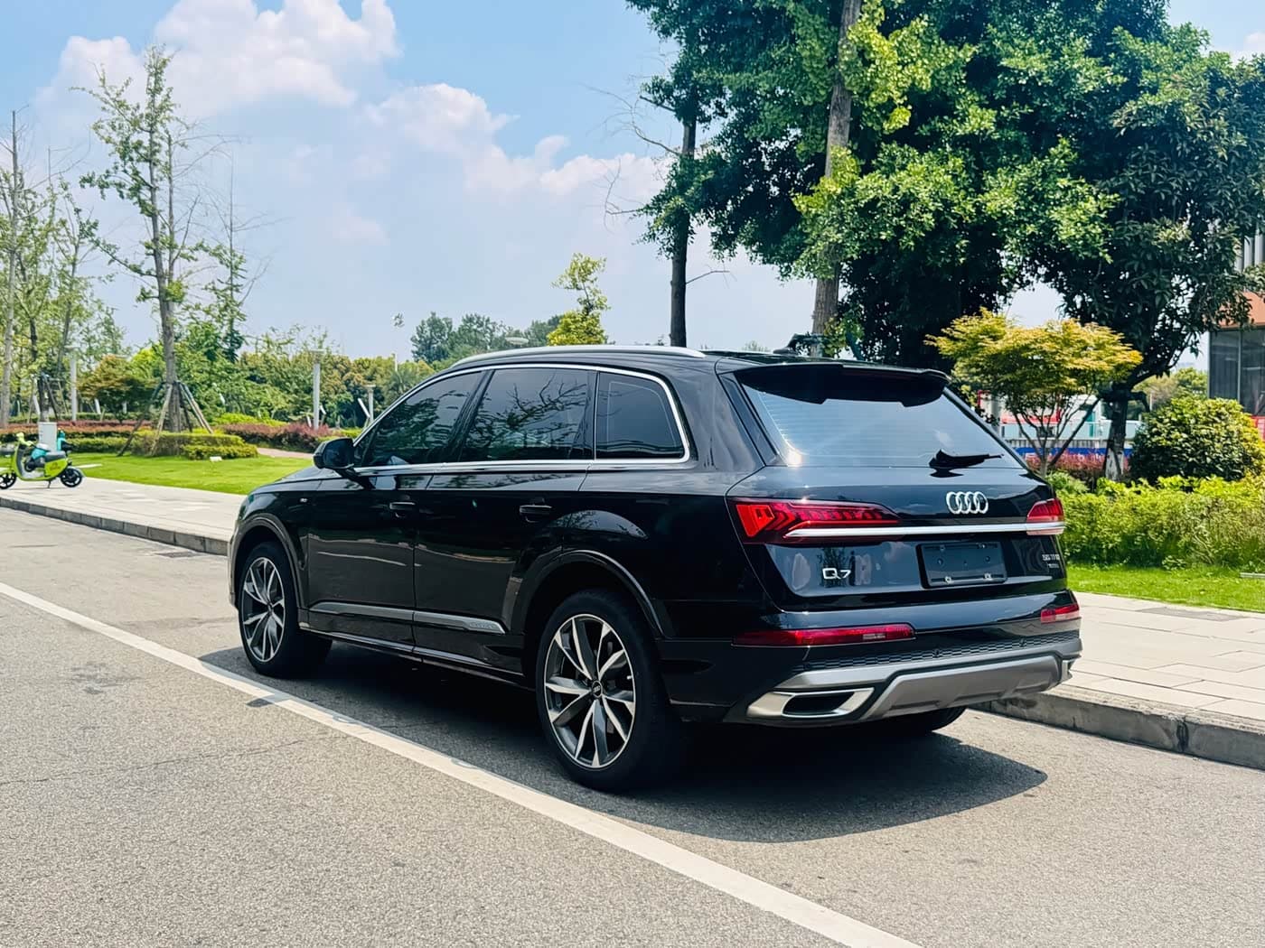 Audi Q7 2023 — Фото 9/11