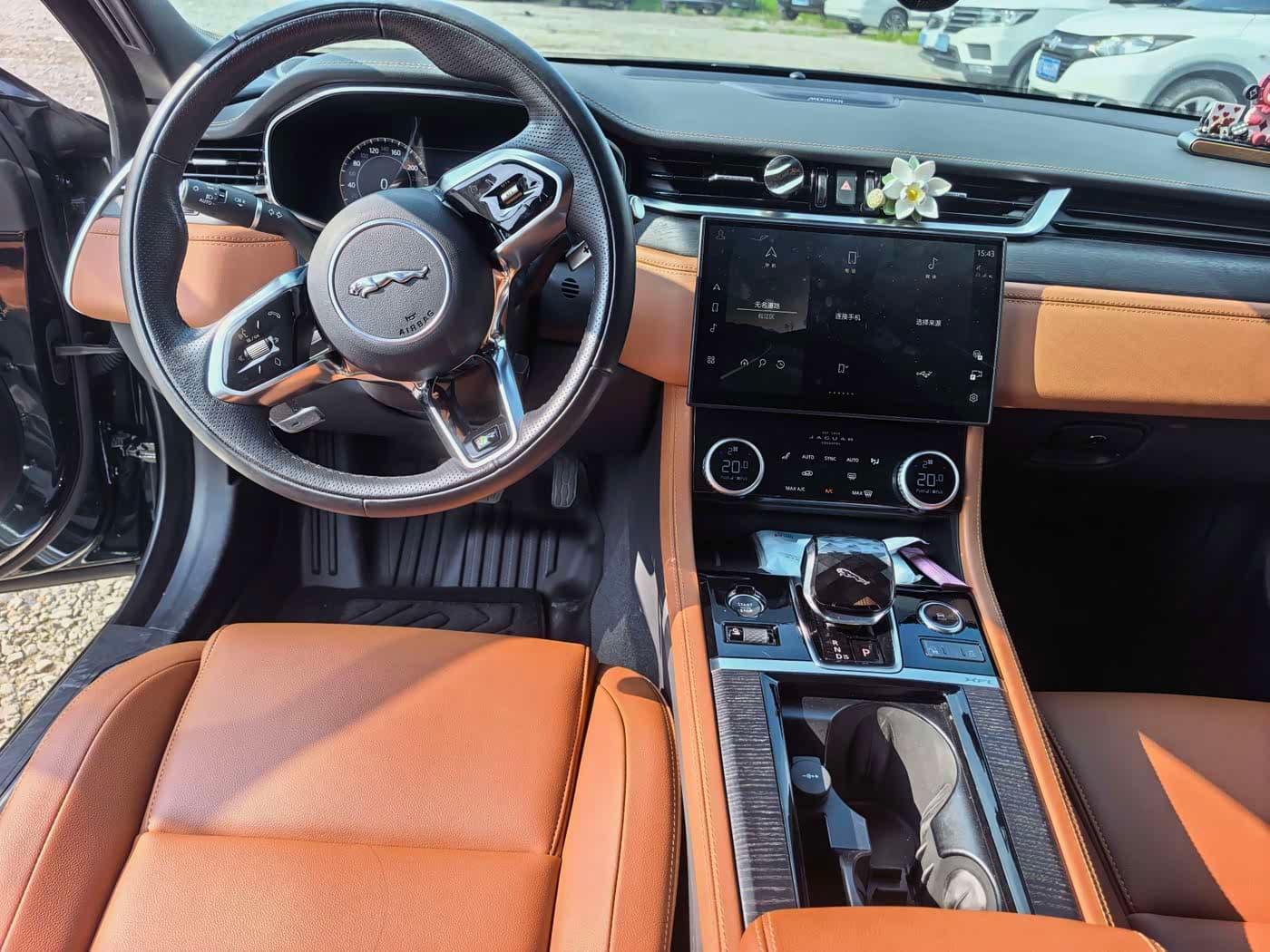 Jaguar XFL 2023 — Фото 7/10