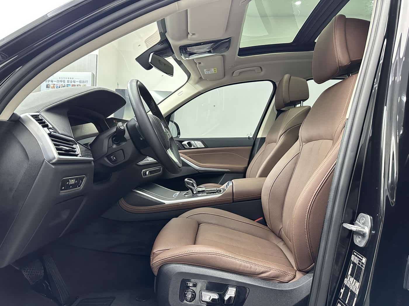 BMW X7 2022 — Фото 10/19