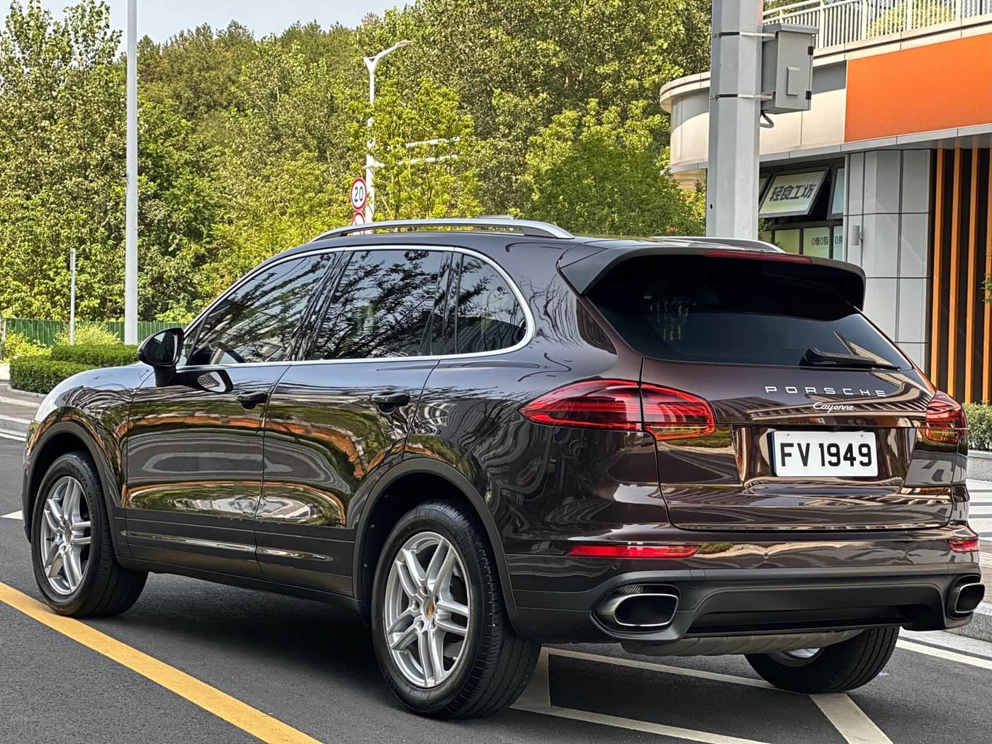 Porsche Cayenne 2017 — Фото 5/20