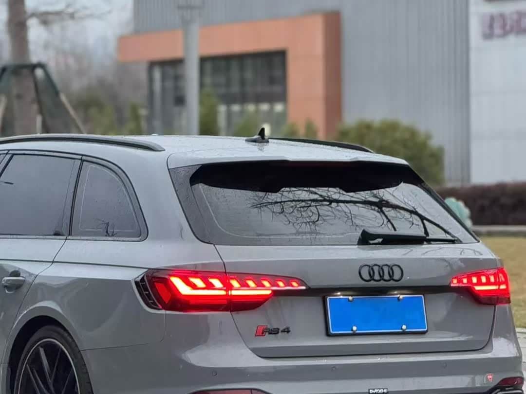 Audi RS 4 2022 — Фото 9/9