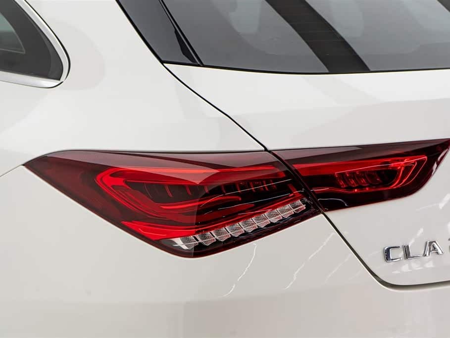 Mercedes-Benz CLA 2022 — Фото 13/20
