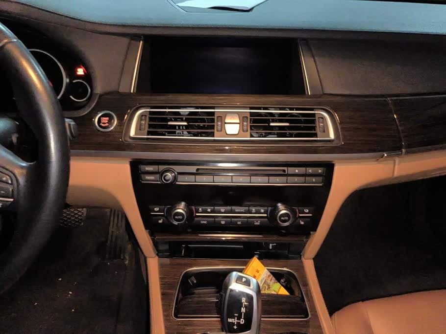 BMW 7 Series 2013 — Фото 13/16