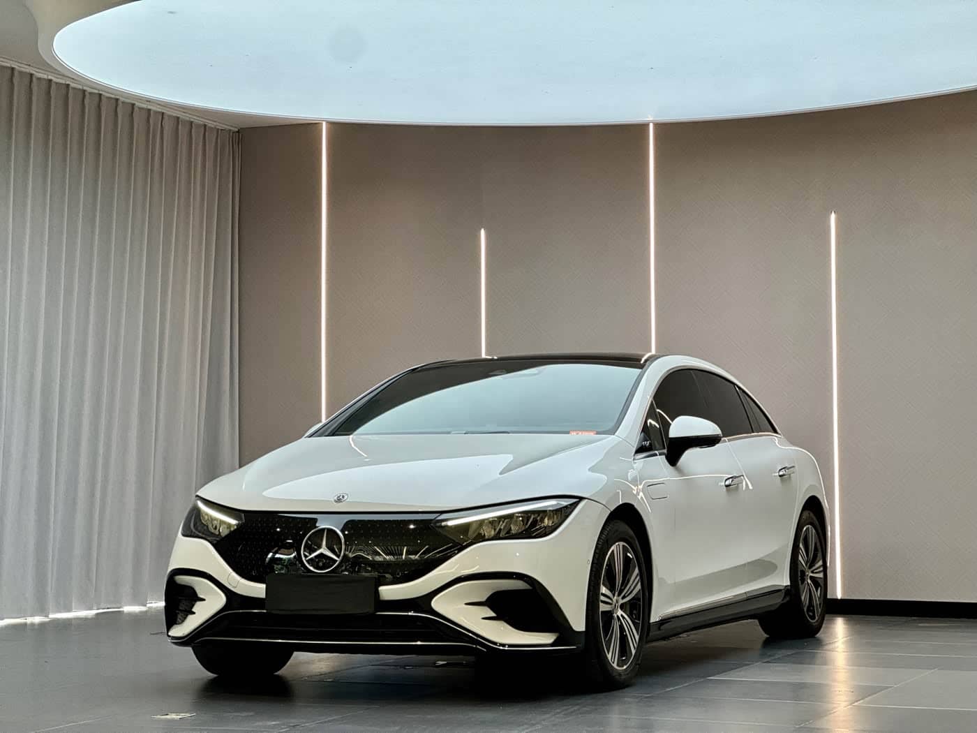 Mercedes-Benz EQE, 2024