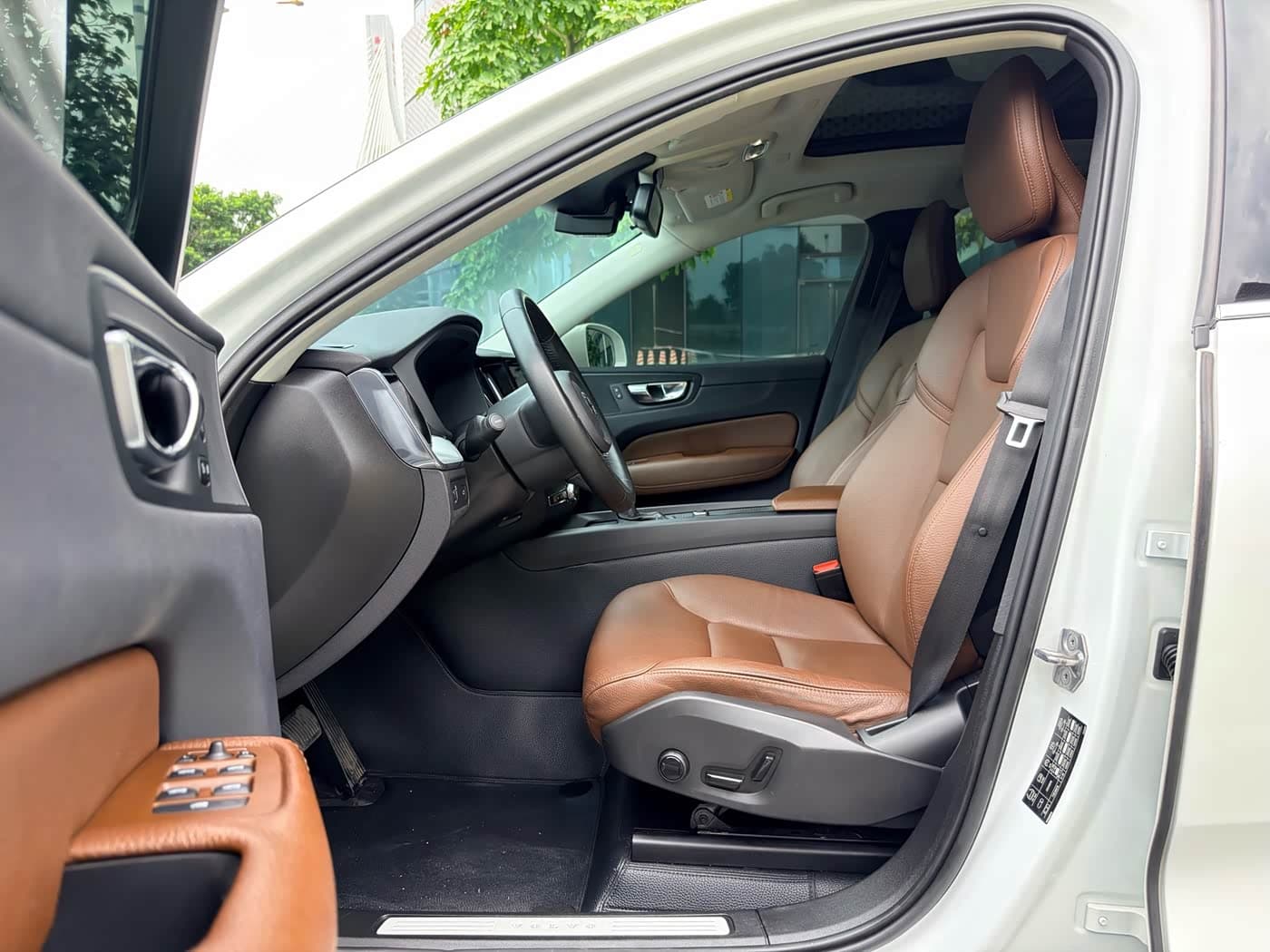 Volvo XC60 2019 — Фото 10/20