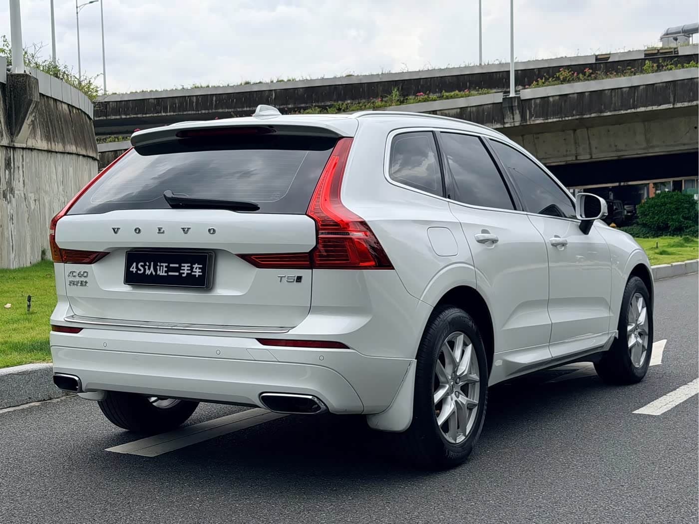 Volvo XC60 2019 — Фото 5/20