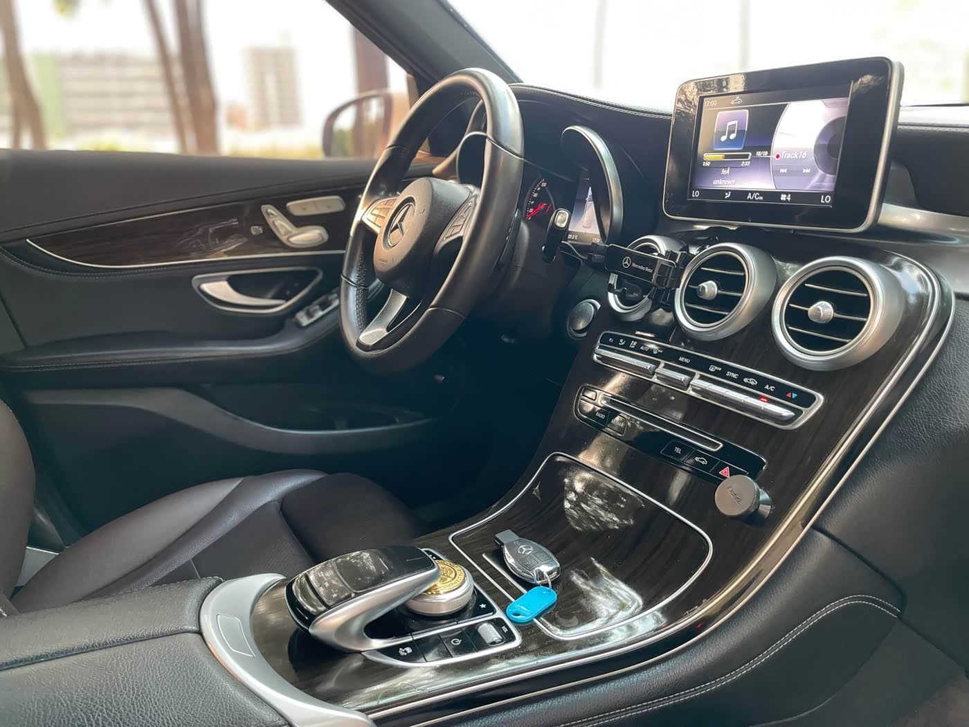 Mercedes-Benz GLC 2018 — Фото 9/20