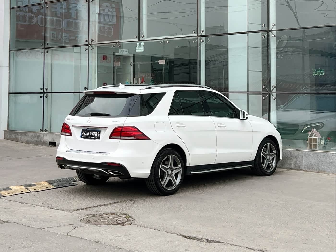 Mercedes-Benz GLE 2016 — Фото 4/20