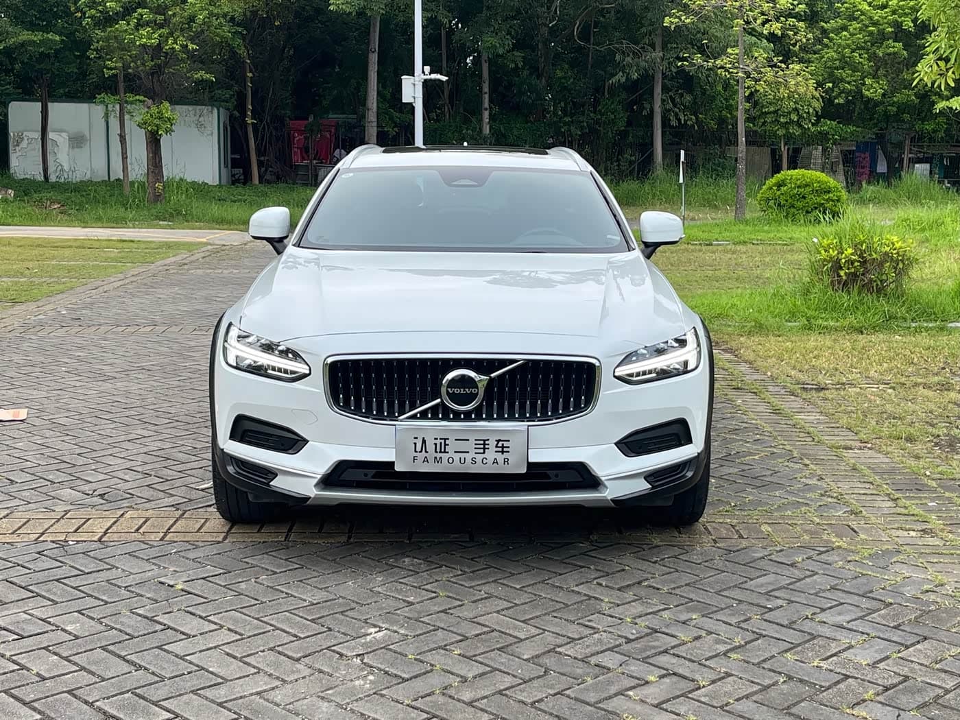 Volvo V90 2022 — Фото 2/19