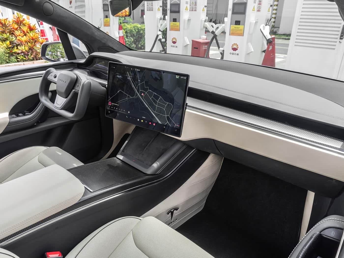 Tesla Model X 2023 — Фото 14/19