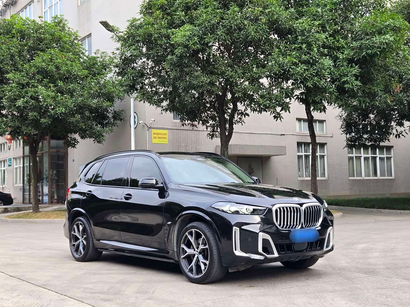 BMW X5 2023 — Фото 3/10